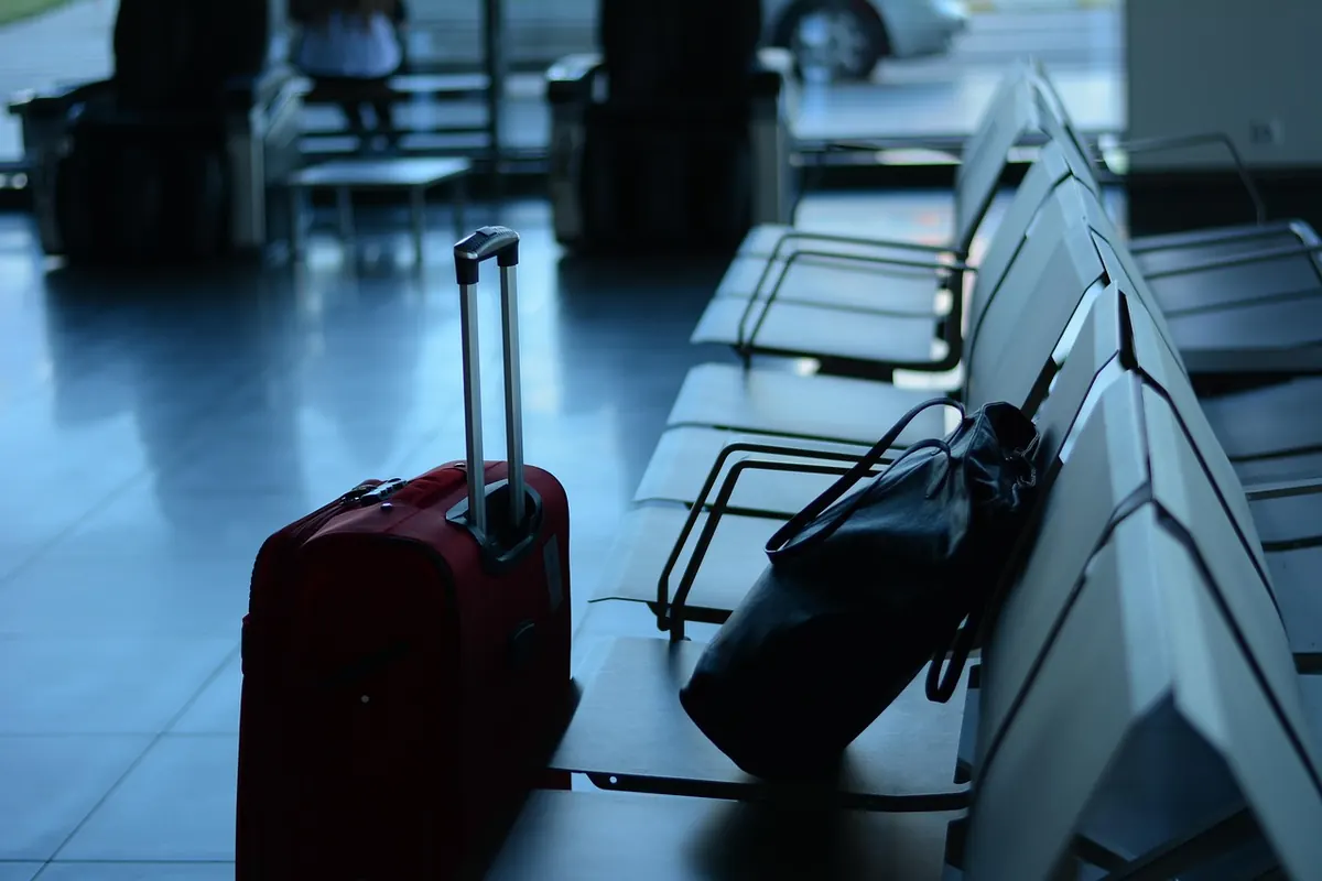 Flight Delays, Cancellations, and Lost Luggage: An Emergency Checklist for Travelers